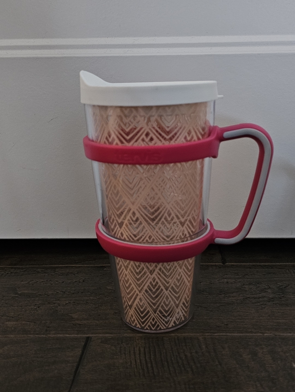Tervus 24 oz Double Insulated Tumbler Geometric Pattern w/ Pink Carrying Handle
